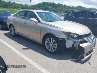 2012 Lexus ES 330 z VIN JTHBK1EG0C2490879, wystawiony jako IAAI lot #42296690 z przebiegiem 104 658 mil mil oraz . Historia ofert i sprzedaży dostępna na DreamBid. Obrazek 1.