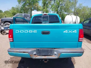 1997 Dodge Dakota z VIN 1B7GG26Y5VS253054, wystawiony jako IAAI lot #42215925 z przebiegiem 125 768 mil mil oraz . Historia ofert i sprzedaży dostępna na DreamBid. Obrazek 16.