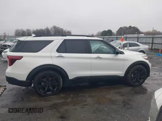 2024 Ford Explorer ST-Line with VIN 1FMSK7KH2RGA72381, listed as a IAAI auction lot 41409696 with 1,510 mi miles. Bid and sale history available at carsss.com. Image 13.