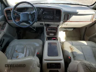 2001 Chevrolet Suburban LT z VIN 3GNFK16T51G104094, wystawiony jako Copart lot #47495315 z przebiegiem 240 554 mil mil oraz Czysty tytuł • Clean title. Historia ofert i sprzedaży dostępna na DreamBid. Obrazek 8.