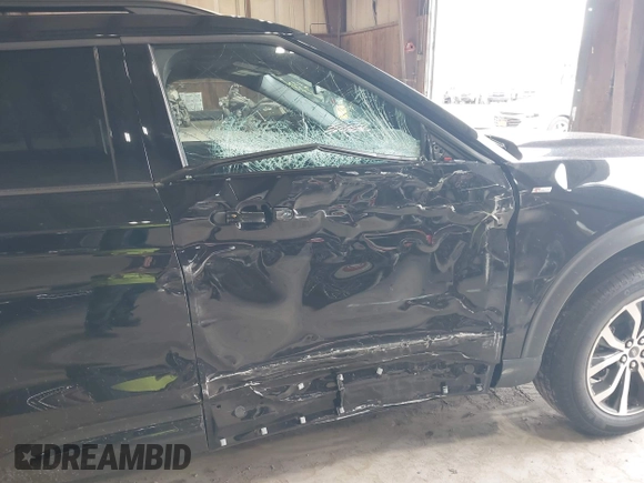 2025 Ford Explorer ST-Line z VIN 1FMUK8KH5SGA50542, wystawiony jako IAAI lot #42023496 z przebiegiem 8 419 mil mil oraz . Historia ofert i sprzedaży dostępna na DreamBid. Obrazek 18.