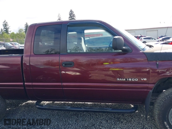 2000 Dodge 1500 z VIN 3B7HF13Z9YG138645, wystawiony jako IAAI lot #42298492 z przebiegiem 138 898 mil mil oraz . Historia ofert i sprzedaży dostępna na DreamBid. Obrazek 13.