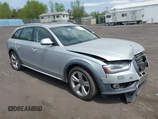 2013 Audi allroad A4 Premium z VIN WA19FAFLXDA194947, wystawiony jako IAAI lot #42151323 z przebiegiem 124 527 mil mil oraz . Historia ofert i sprzedaży dostępna na DreamBid. Obrazek 1.