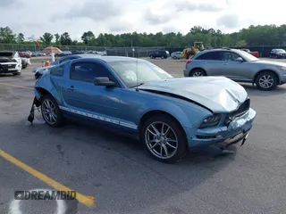 2007 Ford Mustang Deluxe с VIN 1ZVFT80N675294588, выставлен на аукционе IAAI как лот 42502168 с пробегом 121 562 миль миль и . История ставок и продаж доступна на DreamBid. Изображение 1.