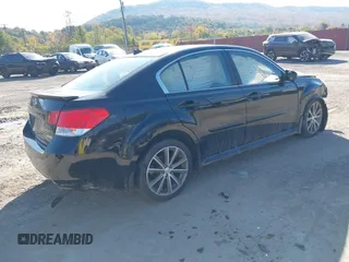 2014 Subaru Legacy Limited z VIN 4S3BMBM68E3002232, wystawiony jako IAAI lot #40948674 z przebiegiem 152 484 mil mil oraz . Historia ofert i sprzedaży dostępna na DreamBid. Obrazek 4.