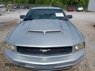 2005 Ford Mustang Deluxe z VIN 1ZVFT80N855148982, wystawiony jako IAAI lot #42251052 z przebiegiem 227 266 mil mil oraz . Historia ofert i sprzedaży dostępna na DreamBid. Obrazek 6.