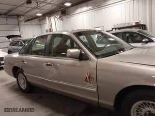 1995 Ford Crown Victoria LX with VIN 2FALP74W0SX195270, listed as a IAAI auction lot 41840082 with 139,967 mi miles. Bid and sale history available at carsss.com. Image 14.