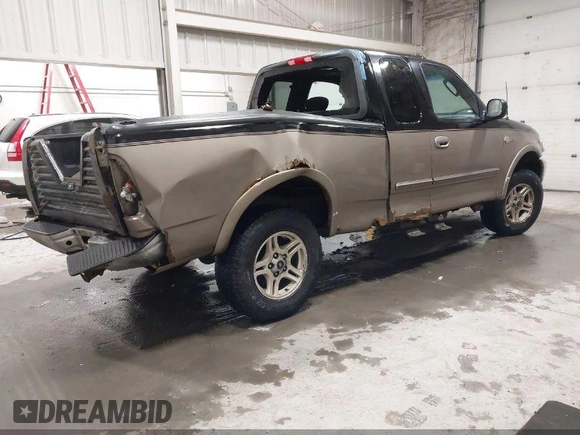 2003 Ford F-150 XL z VIN 1FTRX18L73NA93596, wystawiony jako IAAI lot #42069903 z przebiegiem 283 361 mil mil oraz . Historia ofert i sprzedaży dostępna na DreamBid. Obrazek 4.