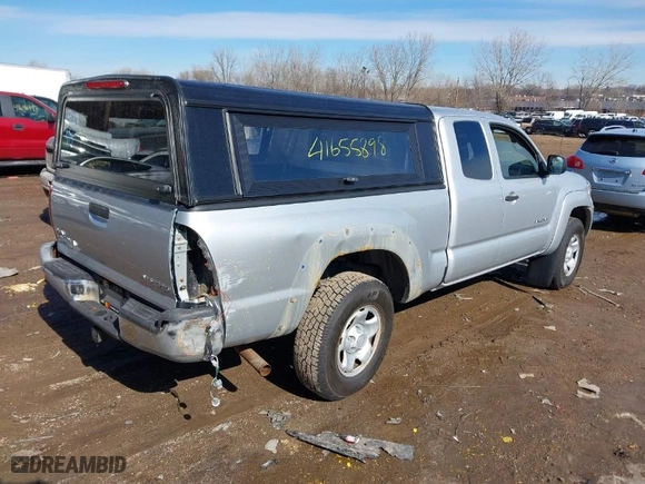 2008 Toyota Tacoma with VIN 5TEUU42N48Z512099, listed as a IAAI auction lot 41655898 with 62,477 mi miles. Bid and sale history available at carsss.com. Image 4.