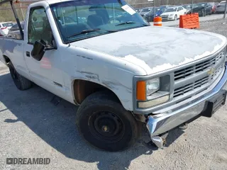 1995 Chevrolet C/K 1500 with VIN 1GCEK14Z6SZ123069, listed as a IAAI auction lot 41900593 with 130,244 mi miles. Bid and sale history available at carsss.com. Image 6.