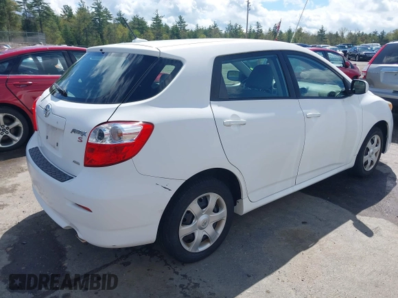 2010 Toyota Matrix S z VIN 2T1LE4EE5AC013649, wystawiony jako IAAI lot #42217121 z przebiegiem 130 356 mil mil oraz . Historia ofert i sprzedaży dostępna na DreamBid. Obrazek 4.