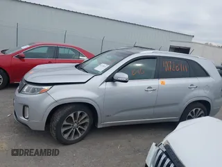 2015 Kia Sorento SX with VIN 5XYKWDA73FG633458, listed as a IAAI auction lot 41728711 with 74,160 mi miles. Bid and sale history available at carsss.com. Image 14.