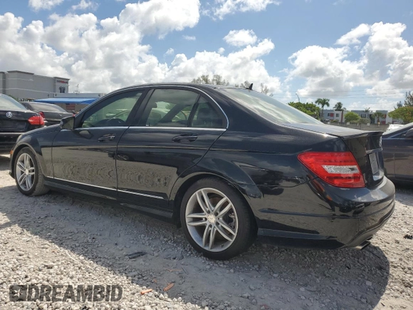 2014 Mercedes-Benz C 250 Sport с VIN WDDGF4HB8EA947546, выставлен на аукционе Copart как лот 61489175 с пробегом 130 482 миль миль и Чистый • Clean title. История ставок и продаж доступна на DreamBid. Изображение 2.