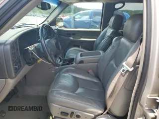 2004 Chevrolet Tahoe LT with VIN 1GNEC13Z84R196100, listed as a Copart auction lot 62810484 with 220,759 mi miles and Salvage Title. Bid and sale history available at carsss.com. Image 7.