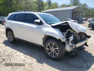 2019 Toyota Highlander SE with VIN 5TDJZRFH9KS571773, listed as a Copart auction lot 52121355 with 101,534 mi miles and Non Repairable. Bid and sale history available at carsss.com. Image 4.