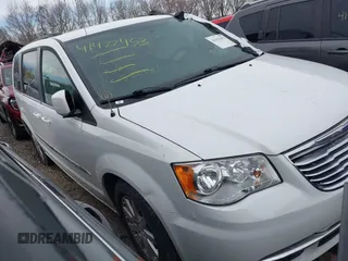 2015 Chrysler Town & Country with VIN 2C4RC1BG9FR552481, listed as a IAAI auction lot 41422453 with 139,693 mi miles and . Bid and sale history available at DreamBid. Image 1.