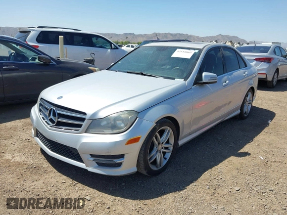2014 Mercedes-Benz C 250 Sport с VIN WDDGF4HB1EA933861, выставлен на аукционе IAAI как лот 42518063 с пробегом 193 736 миль миль и . История ставок и продаж доступна на DreamBid. Изображение 6.