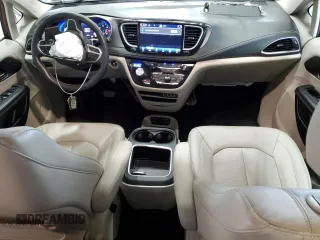 2021 Chrysler Pacifica Touring L z VIN 2C4RC1BG8MR513572, wystawiony jako Copart lot #58347025 z przebiegiem 16 535 mil mil oraz Szkoda całkowita • Salvage title. Historia ofert i sprzedaży dostępna na DreamBid. Obrazek 8.