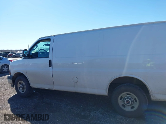 2021 GMC Savana Cargo Van with VIN 1GTW7AF73M1305847, listed as a IAAI auction lot 41728591 with 124,154 mi miles. Bid and sale history available at carsss.com. Image 14.