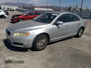 2008 Volvo S80 3.2L with VIN YV1AS982081064192, listed as a Copart auction lot 70442604 with 135,774 mi miles and Salvage Title. Bid and sale history available at carsss.com. Image 1.