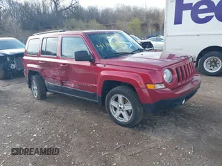2014 Jeep Patriot Latitude with VIN 1C4NJRFB0ED628074, listed as a IAAI auction lot 41946451 with 92,118 mi miles and . Bid and sale history available at carsss.com. Image 1.