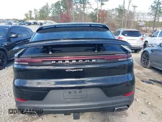 2024 Porsche Cayenne z VIN WP1BA2AYXRDA54884, wystawiony jako IAAI lot #41030563 z przebiegiem Nie podano mil oraz . Historia ofert i sprzedaży dostępna na DreamBid. Obrazek 16.