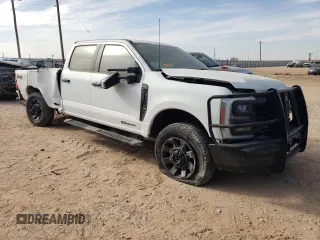 2023 Ford F-250 XL z VIN 1FT8W2BT6PED16102, wystawiony jako Copart lot #61067785 z przebiegiem 15 111 mil mil oraz Nie do naprawy • Non repairable. Historia ofert i sprzedaży dostępna na DreamBid. Obrazek 4.