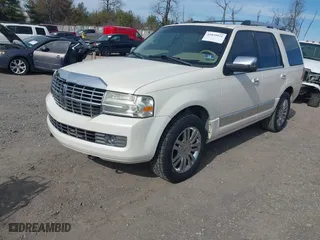 2007 Lincoln Navigator with VIN 5LMFU28547LJ04440, listed as a IAAI auction lot 41839931 with 142,822 mi miles. Bid and sale history available at carsss.com. Image 2.