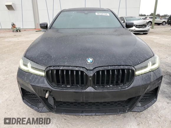 2022 BMW 5 Series M550i xDrive z VIN WBA13BK02NCH74485, wystawiony jako Copart lot #78734134 z przebiegiem 35 332 mil mil oraz Szkoda całkowita • Salvage title. Historia ofert i sprzedaży dostępna na DreamBid. Obrazek 5.