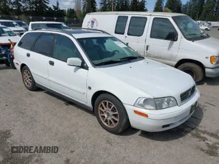 2004 Volvo V40 z VIN YV1VW27504F041078, wystawiony jako IAAI lot #41979899 z przebiegiem 248 314 mil mil oraz . Historia ofert i sprzedaży dostępna na DreamBid. Obrazek 1.