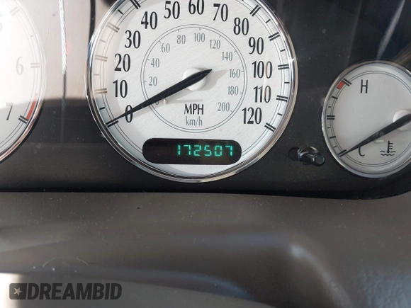 2002 Chrysler 300M M z VIN 2C3AE66G42H245481, wystawiony jako IAAI lot #40845209 z przebiegiem 172 507 mil mil oraz . Historia ofert i sprzedaży dostępna na DreamBid. Obrazek 7.
