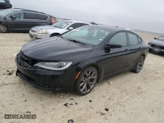 2015 Chrysler 200 S with VIN 1C3CCCDG6FN693928, listed as a Copart auction lot 45815975 with 96,974 mi miles and Salvage Title. Bid and sale history available at carsss.com. Image 1.