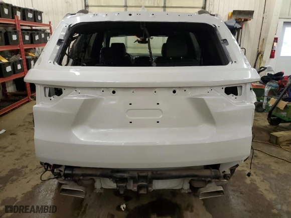 2022 Chevrolet Traverse Premier with VIN 1GNEVKKW8NJ165985, listed as a Copart auction lot 38068244 with 11,007 mi miles. Bid and sale history available at carsss.com. Image 6.