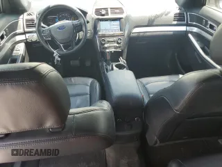 2017 Ford Explorer XLT z VIN 1FM5K8D83HGC60731, wystawiony jako Copart lot #61632765 z przebiegiem 63 521 mil mil oraz Szkoda całkowita • Salvage title. Historia ofert i sprzedaży dostępna na DreamBid. Obrazek 8.
