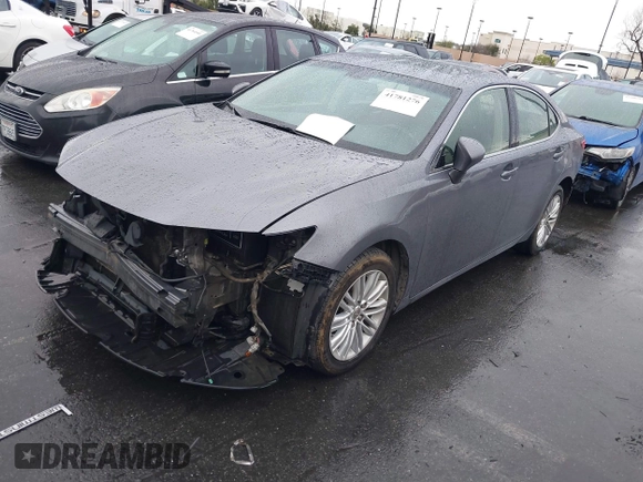 2013 Lexus ES 4dr Sdn with VIN JTHBK1GG1D2055528, listed as a IAAI auction lot 41781276 with 186,228 mi miles. Bid and sale history available at carsss.com. Image 2.