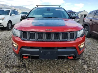 2019 Jeep Compass Trailhawk z VIN 3C4NJDDB6KT795244, wystawiony jako Copart lot #57092515 z przebiegiem 88 307 mil mil oraz Szkoda całkowita • Salvage title. Historia ofert i sprzedaży dostępna na DreamBid. Obrazek 5.