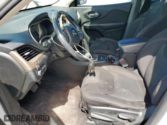 2016 Jeep Cherokee Latitude z VIN 1C4PJLCB2GW377947, wystawiony jako Copart lot #59887995 z przebiegiem 189 328 mil mil oraz Czysty tytuł • Clean title. Historia ofert i sprzedaży dostępna na DreamBid. Obrazek 7.
