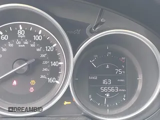 2017 Mazda CX-5 Touring z VIN JM3KFBCL5H0128584, wystawiony jako IAAI lot #42354669 z przebiegiem 56 563 mil mil oraz . Historia ofert i sprzedaży dostępna na DreamBid. Obrazek 15.