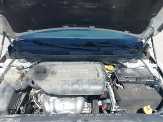 2015 Chrysler 200 S with VIN 1C3CCCBB6FN573571, listed as a IAAI auction lot 42125624 with 171,933 mi miles. Bid and sale history available at carsss.com. Image 10.