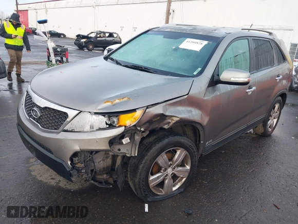 2013 Kia Sorento EX with VIN 5XYKUDA64DG320588, listed as a IAAI auction lot 41204828 with 164,146 mi miles. Bid and sale history available at carsss.com. Image 6.