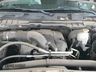 2017 Ram 1500 Big Horn z VIN 1C6RR6LT3HS582981, wystawiony jako IAAI lot #41682102 z przebiegiem 125 538 mil mil oraz . Historia ofert i sprzedaży dostępna na DreamBid. Obrazek 20.