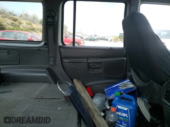 1999 Ford Explorer XLT with VIN 1FMZU32P6XZB94980, listed as a Copart auction lot 66349164 with 290,386 mi miles and Clean title. Bid and sale history available at DreamBid. Image 10.