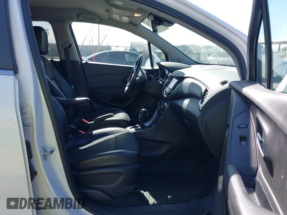 2018 Chevrolet Trax LT with VIN 3GNCJPSB7JL237890, listed as a IAAI auction lot 41771743 with 66,812 mi miles. Bid and sale history available at carsss.com. Image 5.
