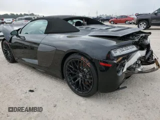 2018 Audi R8 z VIN WUAVACFX8J7900987, wystawiony jako Copart lot #45409684 z przebiegiem 6572 mil mil oraz . Historia ofert i sprzedaży dostępna na DreamBid. Obrazek 2.