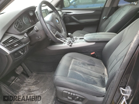 2015 BMW X5 xDrive35i z VIN 5UXKR0C56F0P10422, wystawiony jako Copart lot #49214395 z przebiegiem 115 374 mil mil oraz Szkoda całkowita • Salvage title. Historia ofert i sprzedaży dostępna na DreamBid. Obrazek 7.