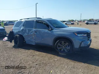 2025 Honda Pilot Sport z VIN 5FNYG2H34SB016165, wystawiony jako IAAI lot #41985159 z przebiegiem 7 110 mil mil oraz . Historia ofert i sprzedaży dostępna na DreamBid. Obrazek 1.