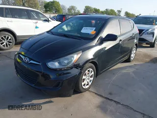 2013 Hyundai Accent GS z VIN KMHCT5AE7DU083304, wystawiony jako IAAI lot #41847588 z przebiegiem 133 971 mil mil oraz . Historia ofert i sprzedaży dostępna na DreamBid. Obrazek 21.