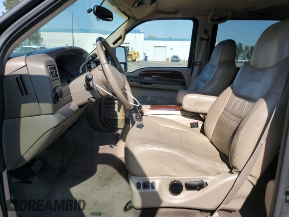 2001 Ford Excursion Limited with VIN 1FMNU42S21EA08925, listed as a Copart auction lot 59700105 with 135,317 mi miles and Clean title. Bid and sale history available at DreamBid. Image 7.