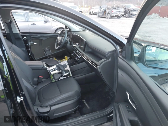 2025 Hyundai Tucson SEL Convenience with VIN 5NMJCCDE8SH462442, listed as a IAAI auction lot 41514124 with 6,774 mi miles and . Bid and sale history available at carsss.com. Image 5.