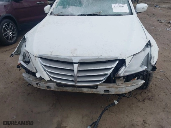 2013 Hyundai Genesis 3.8L with VIN KMHGC4DD9DU246579, listed as a IAAI auction lot 41458081 with 172,873 mi miles. Bid and sale history available at carsss.com. Image 6.